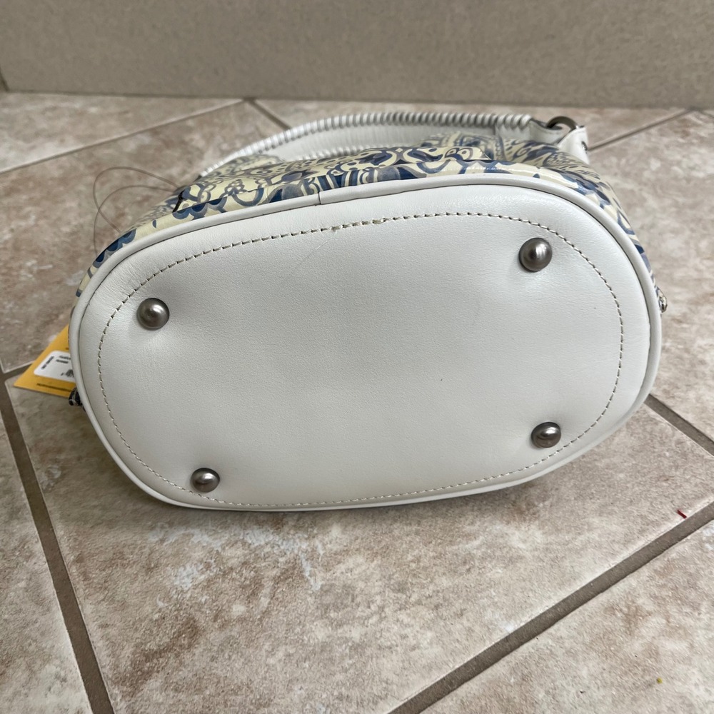 Patricia Nash Otavia Italian Folklore Leather Bucket Bag Blue White Floral NWT - Picture 5 of 14